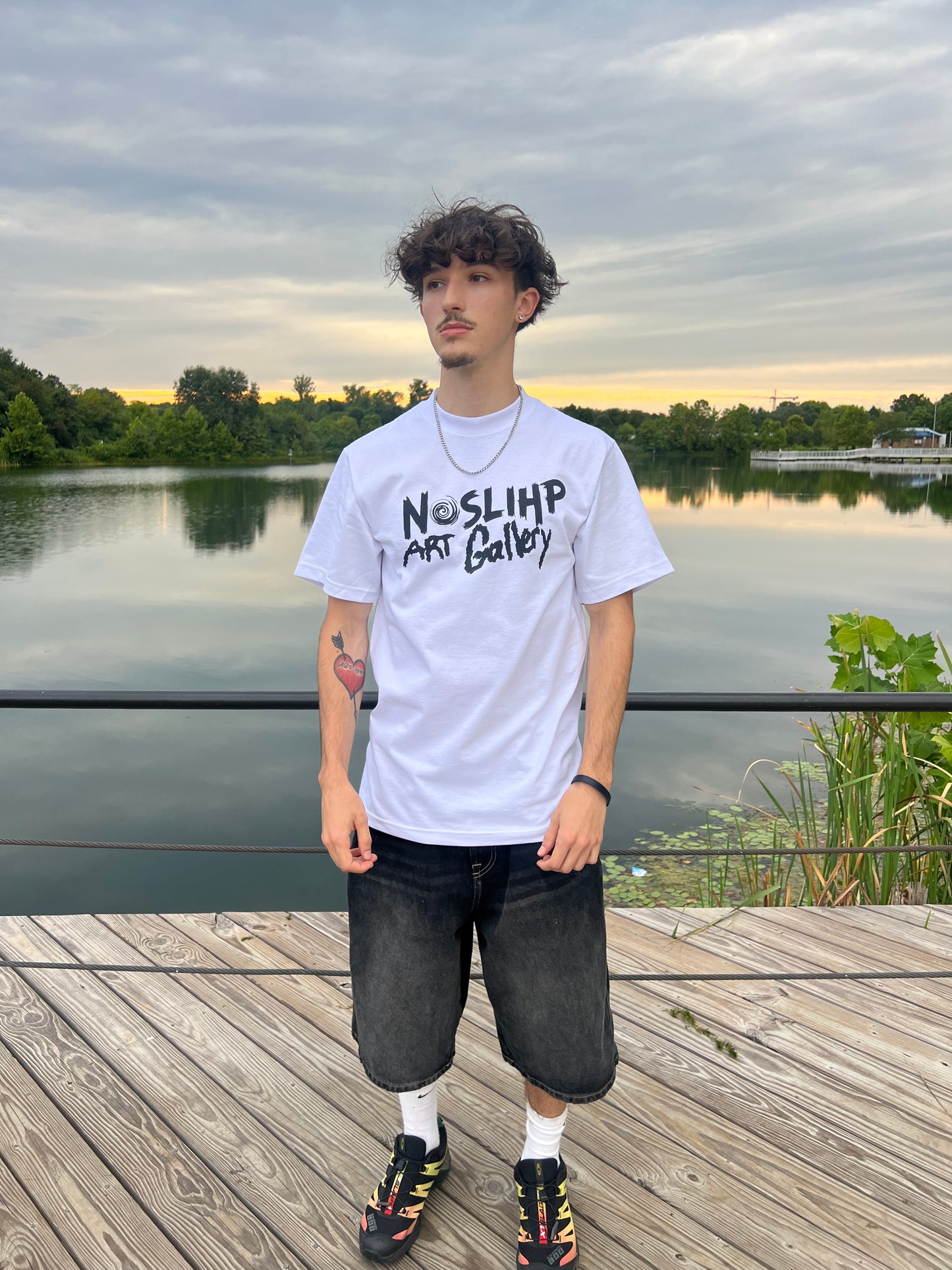 Noslihp Art Gallery Tee