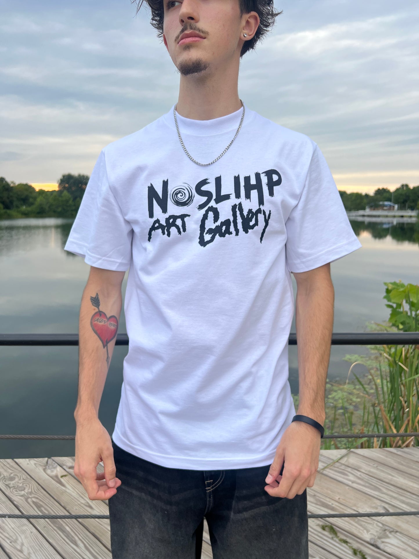 Noslihp Art Gallery Tee